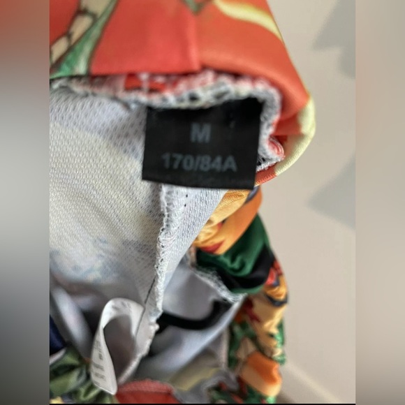 Custom-themed crop top shorts set - Picture 5 of 5